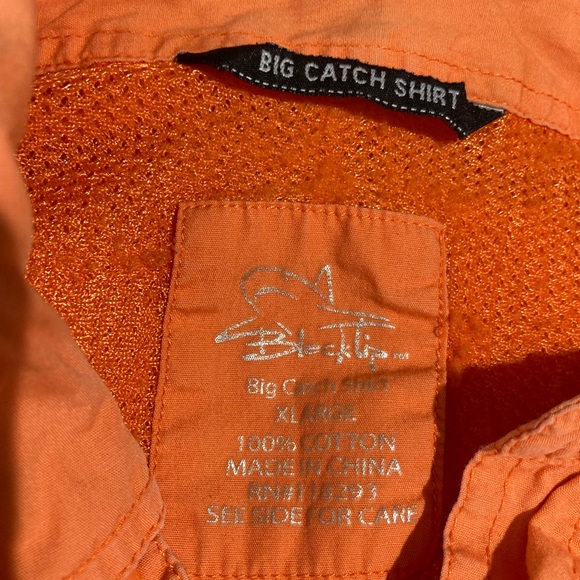 🦩2 Black Tip Big Catch shirts - Picture 6 of 15